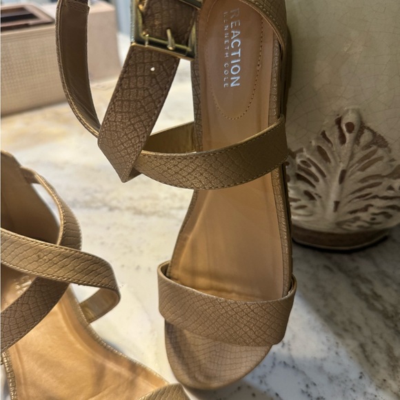 Reaction Kenneth Cole Great Cross Wedges Sandal Soft Golf - Picture 7 of 8